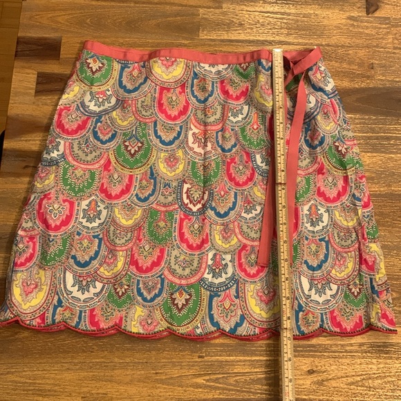 J Crew skirt. Side zip. Size 4 - Picture 2 of 6
